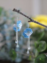 Load image into Gallery viewer, Double flowers dangle earrings
