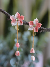 Load image into Gallery viewer, Beautiful floral dangle earrings