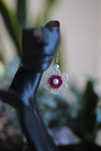 Load image into Gallery viewer, Beautiful floral dangle earrings