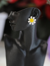 Load image into Gallery viewer, White daisy stud earrings