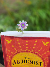 Load image into Gallery viewer, Floral bookmark
