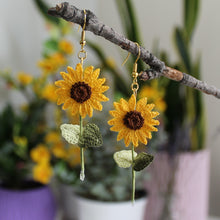 Load image into Gallery viewer, Sunflower dangle earrings
