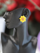 Load image into Gallery viewer, Sunflower stud earrings

