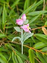 Load image into Gallery viewer, Lily Flower Brooch
