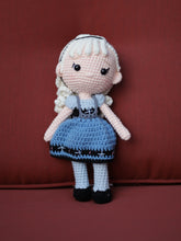 Load image into Gallery viewer, Young Ice queen
